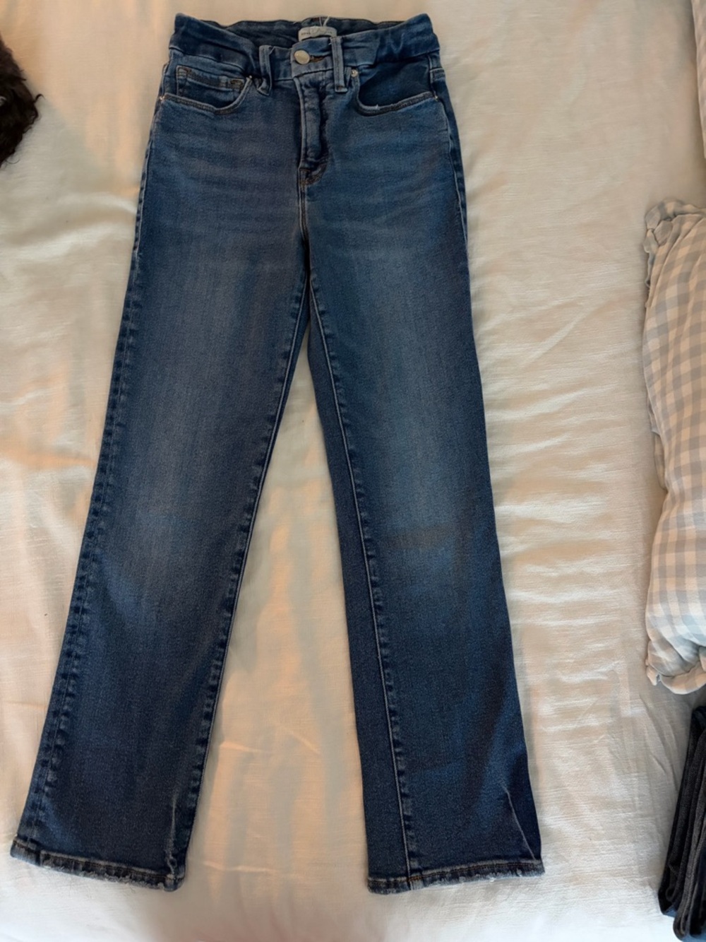 Good American Straight Leg Jeans in Dark Blue Wash